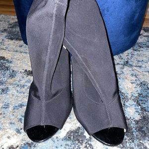 Open toe black boots